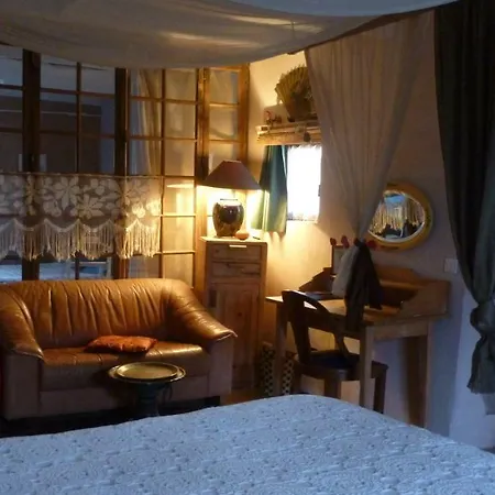 Maison D'hotes Le Jardin ゲストハウス Les Avenières