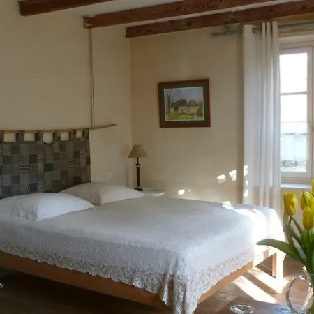 Maison D'hotes Le Jardin ゲストハウス Les Avenières