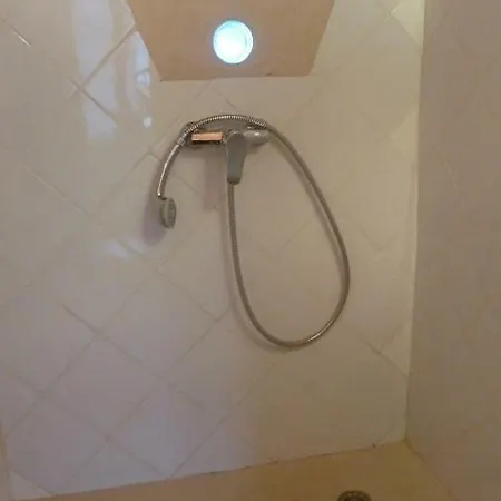 Maison D'hotes Le Jardin ゲストハウス Les Avenières